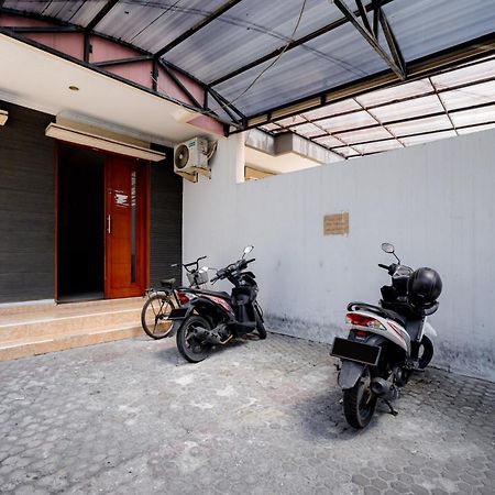 J&B Rooms Tomang Jakarta Mitra Reddoorz Bagian luar foto