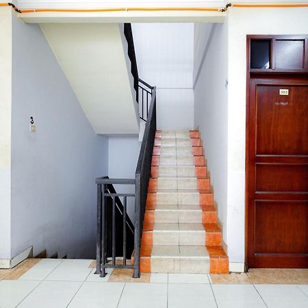 J&B Rooms Tomang Jakarta Mitra Reddoorz Bagian luar foto