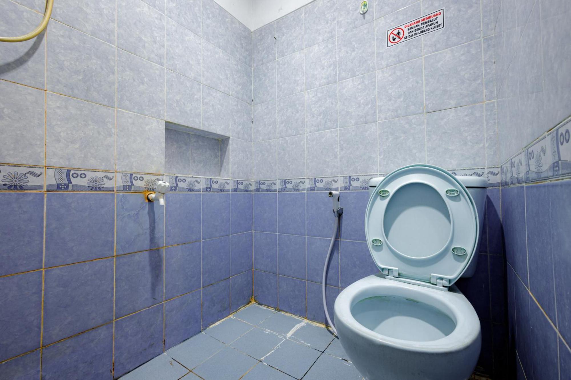 J&B Rooms Tomang Jakarta Mitra Reddoorz Bagian luar foto